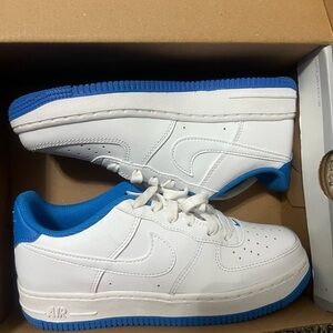 Great condition Nike Air forces !! 🚨